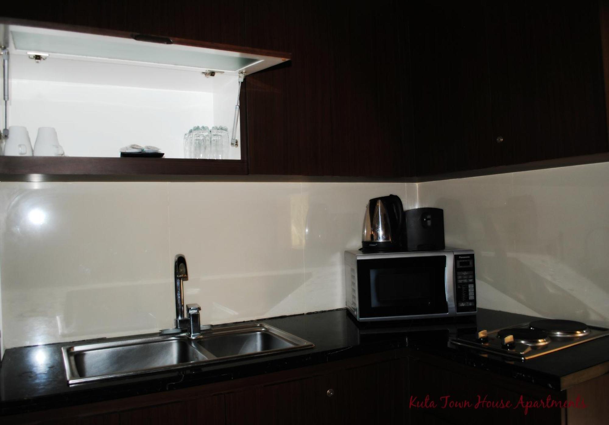 Kuta Town House Apartments Стая снимка