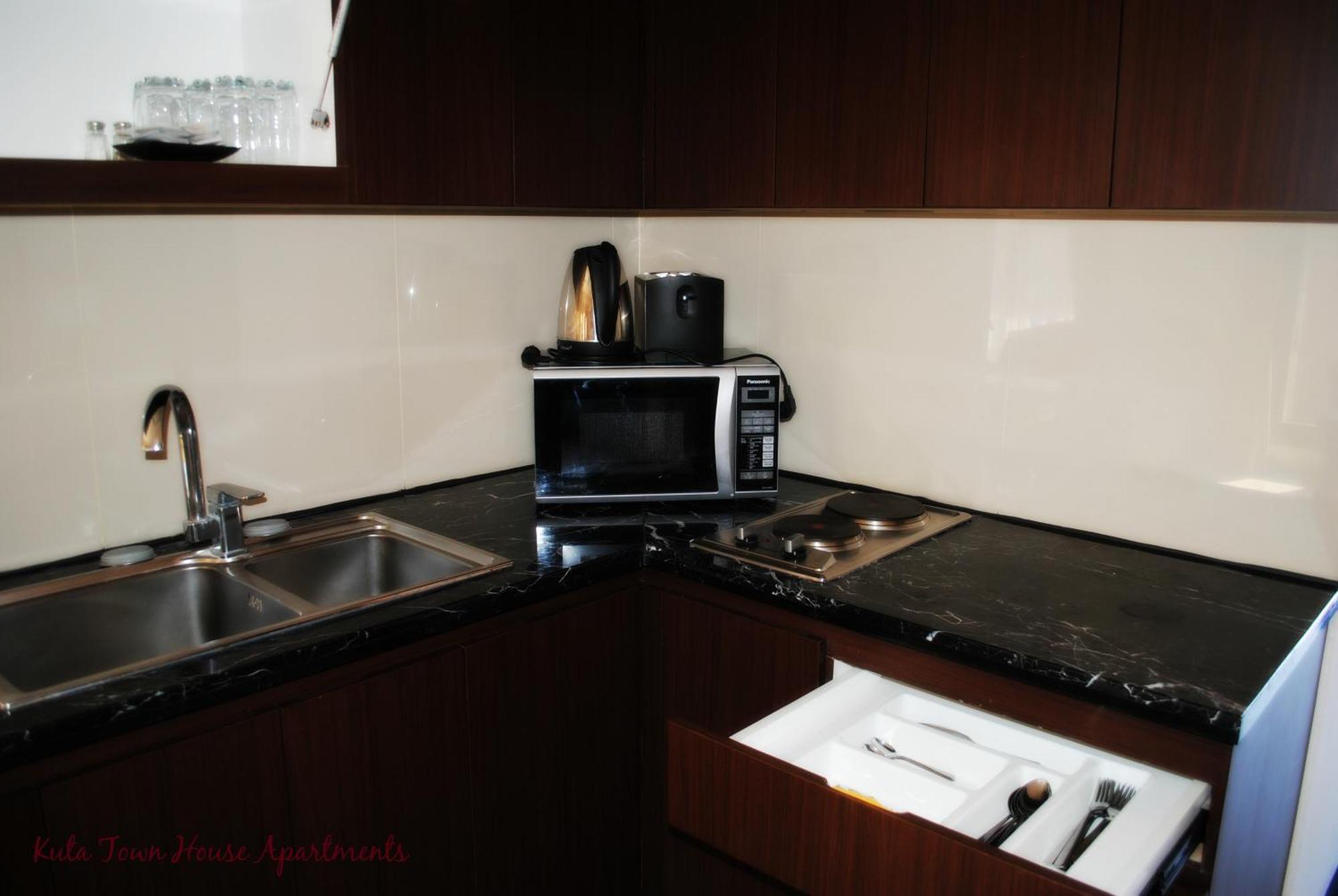 Kuta Town House Apartments Стая снимка
