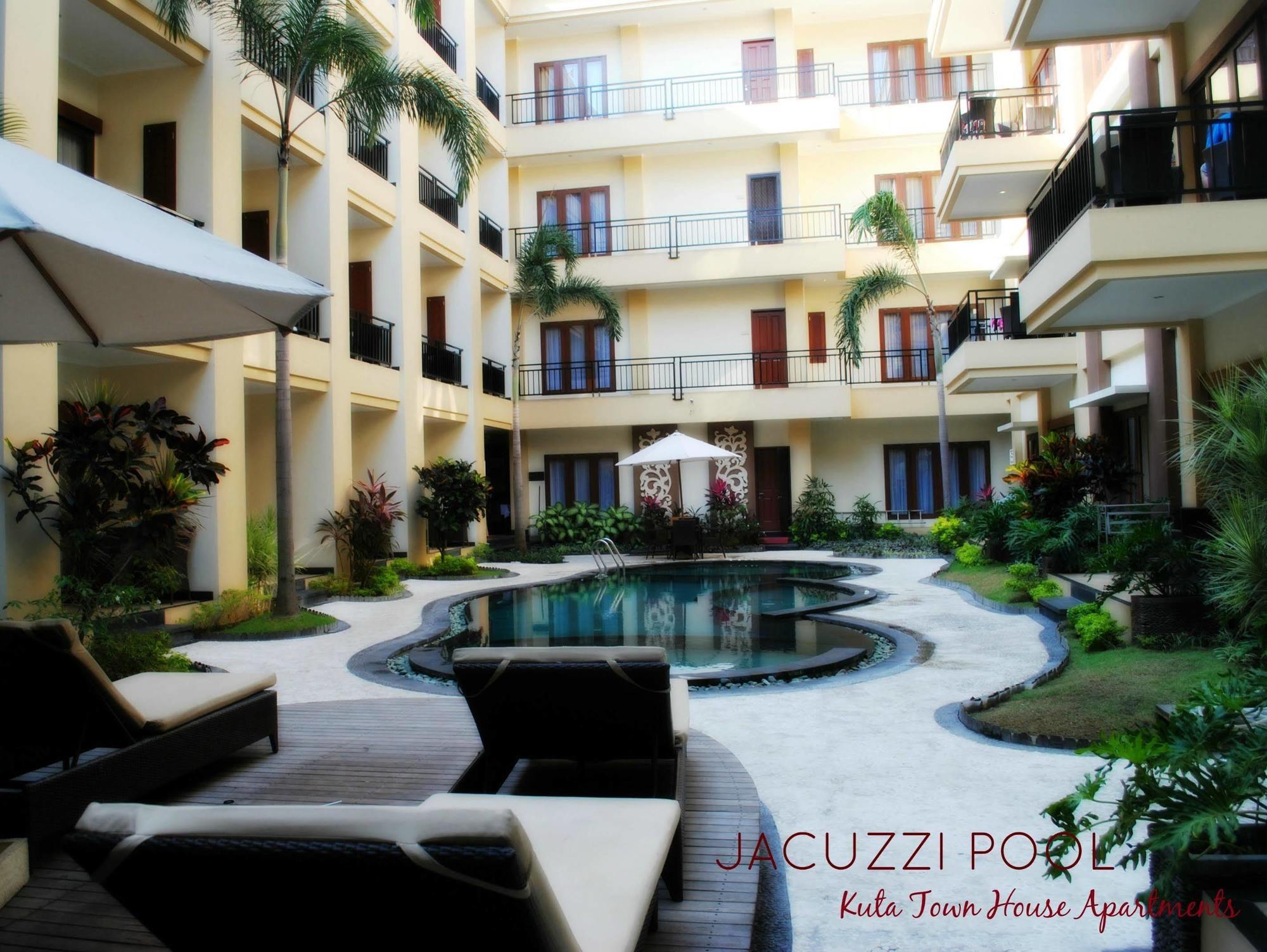 Kuta Town House Apartments Екстериор снимка